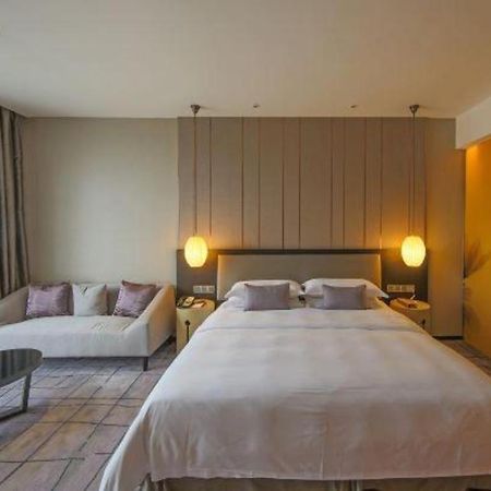 Maison New Century Hotel Dongguan Dongguan  Dış mekan fotoğraf