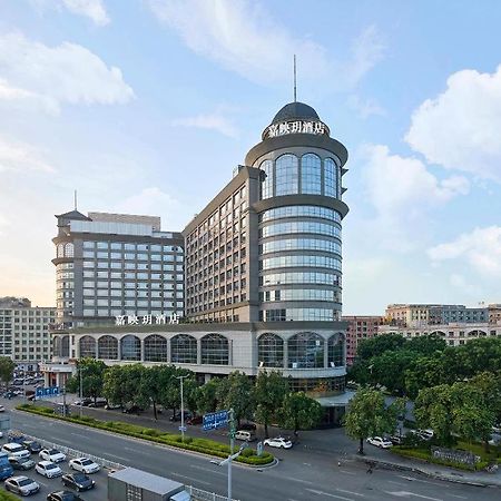 Maison New Century Hotel Dongguan Dongguan  Dış mekan fotoğraf