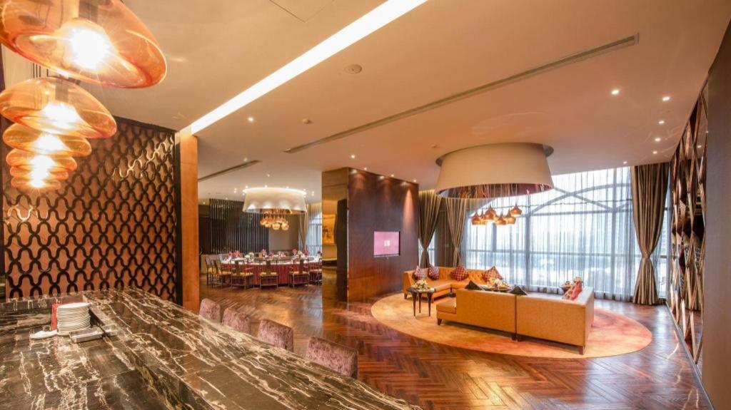 Maison New Century Hotel Dongguan Dongguan  Dış mekan fotoğraf