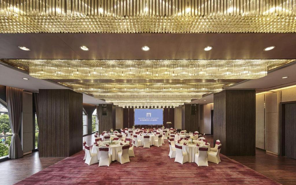 Maison New Century Hotel Dongguan Dongguan  Dış mekan fotoğraf