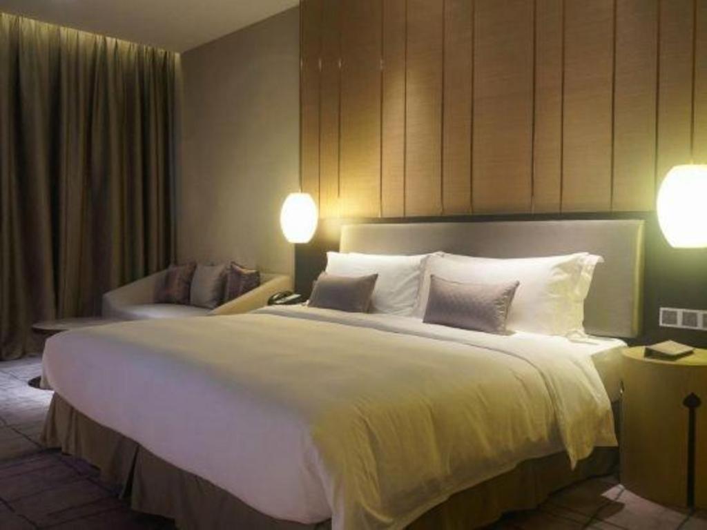 Maison New Century Hotel Dongguan Dongguan  Dış mekan fotoğraf