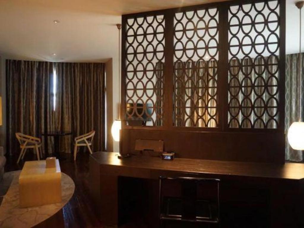 Maison New Century Hotel Dongguan Dongguan  Dış mekan fotoğraf