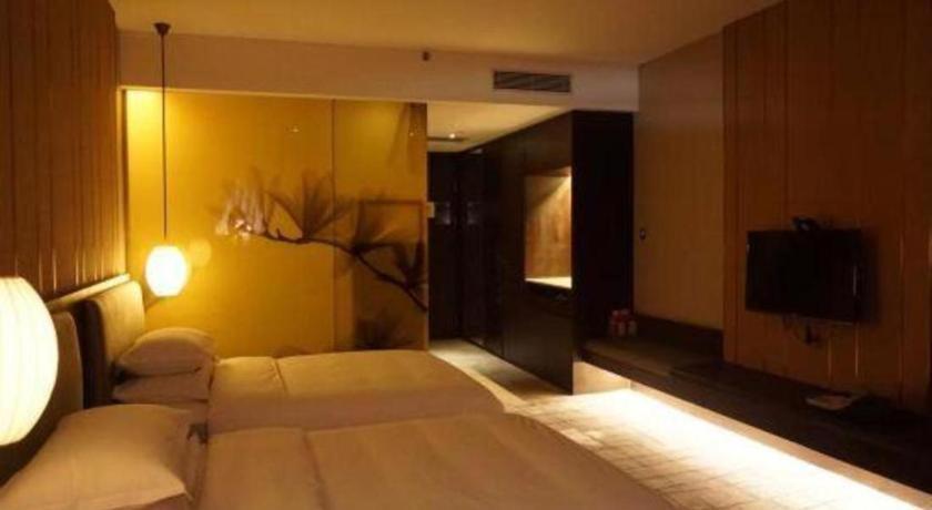 Maison New Century Hotel Dongguan Dongguan  Dış mekan fotoğraf