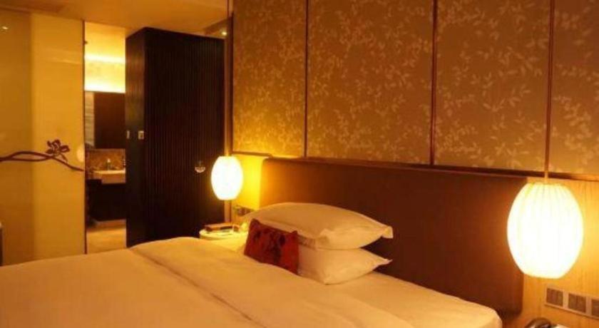 Maison New Century Hotel Dongguan Dongguan  Dış mekan fotoğraf