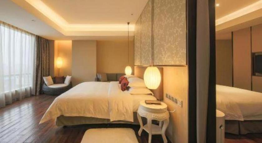 Maison New Century Hotel Dongguan Dongguan  Dış mekan fotoğraf